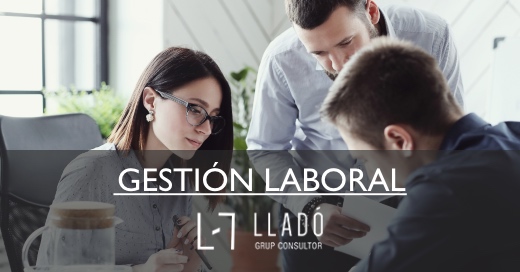 Business situations. People in the office Ventajas servicios laborales empresa Llado Grup