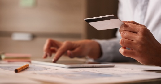 Qué movimientos bancarios revisa Hacienda Llado Grup